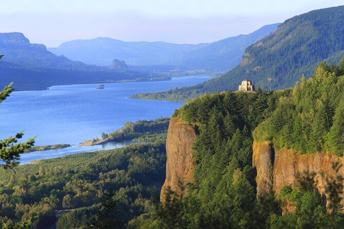 7 Wonders of the Gorge 3.5-hour Jetboat Cruise - The Morning Setup: Where You Start and How the Tour Runs