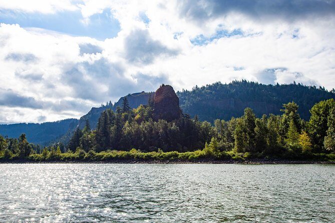 7 Wonders of the Gorge 3.5-hour Jetboat Cruise - Corbett to Crown Point: Vista Views From the Water