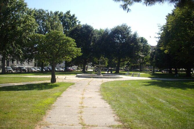 Portland Maine Self-Guided Driving & Walking Audio Tour Bundle - Old Port walking highlights: art, Longfellow, Monument Square, and the stubborn city spirit